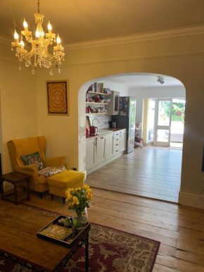 Spacious 4 bedroomed home with garden & parking